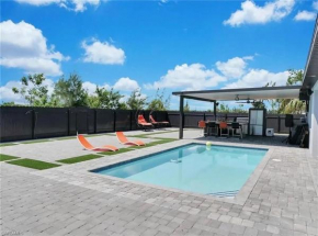 SPECTACULAR! Pool Table, Heated Saltwater Pool, Amazing Spaces- Celebration House - Roelens